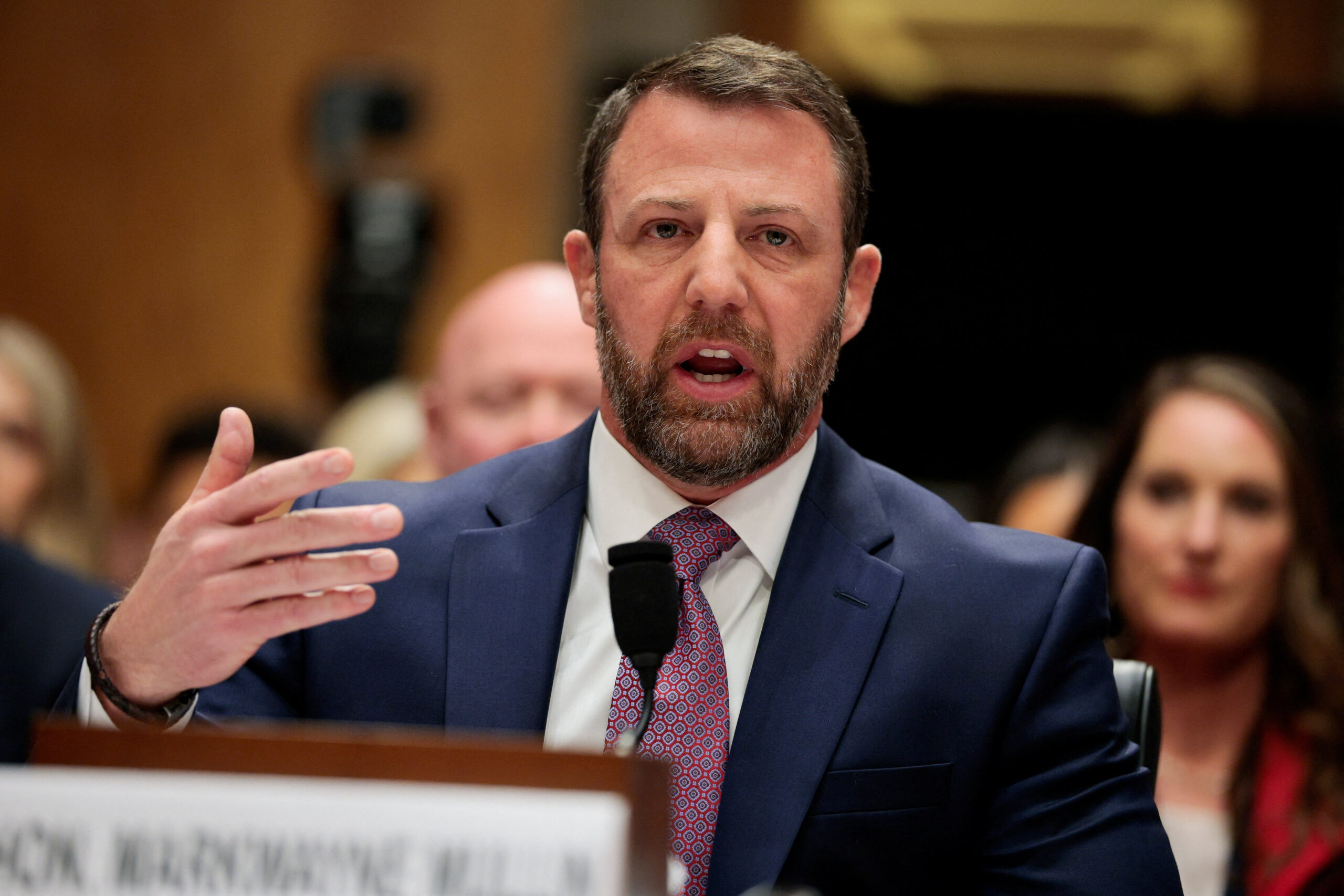 Markwayne Mullin quietly debuts at first Cabinet meeting as DHS deal stalls