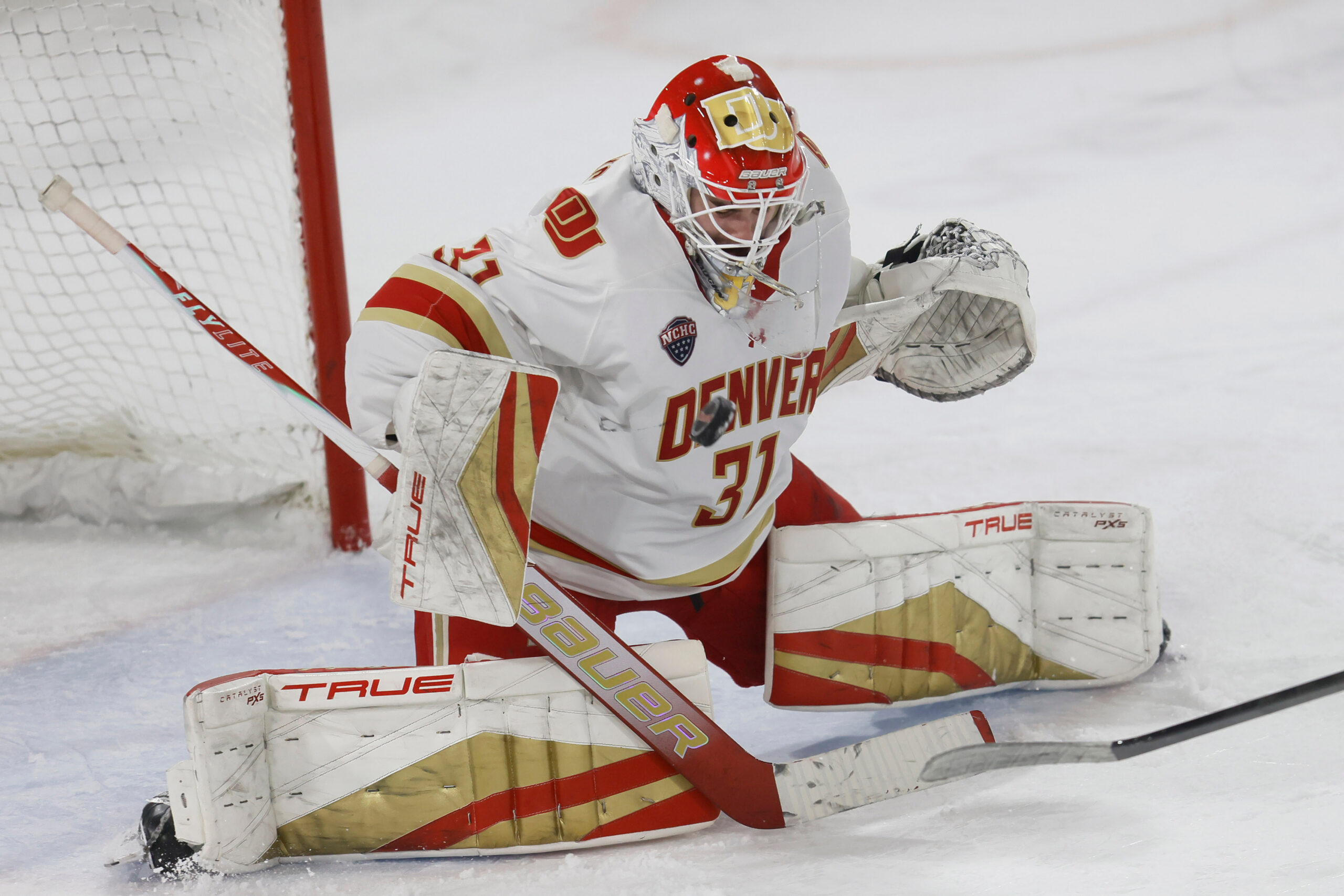 Mark Kiszla: Johnny Hicks’ 41 freakin’ saves lift Denver Pioneers to clinch NCHC Frozen Faceoff in double overtime