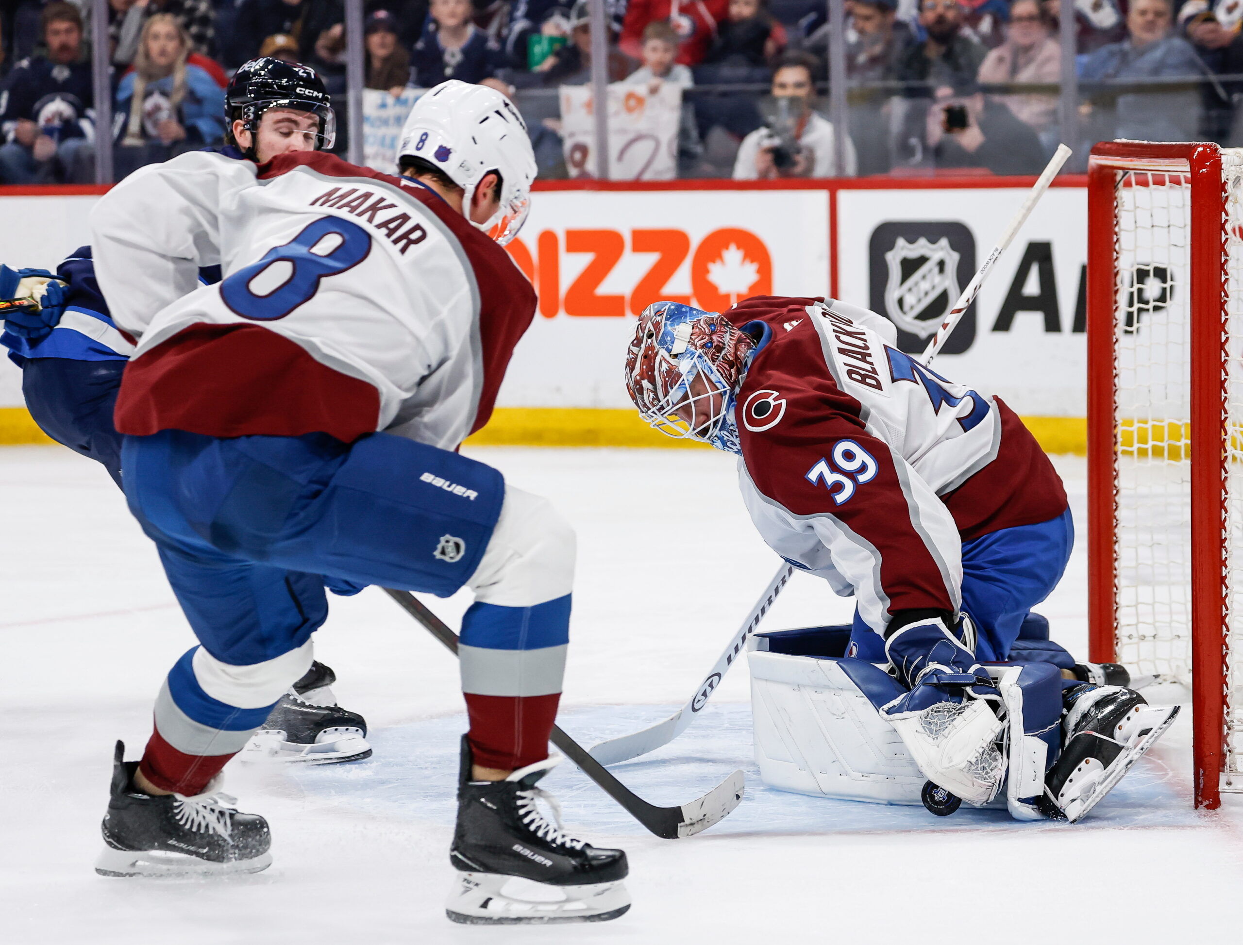 Avalanche build 9-point Central Division lead with rare road win over Jets | 5 takeaways