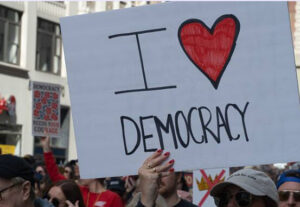 Can deliberation save democracy? | Vince Bzdek