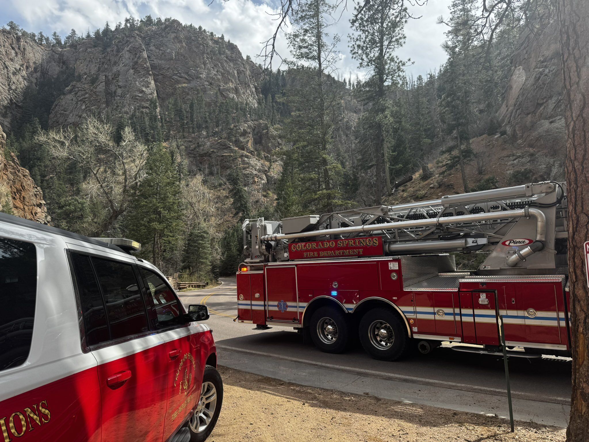 Climber takes 25 to 30 foot fall in popular Colorado canyon, found in critical condition