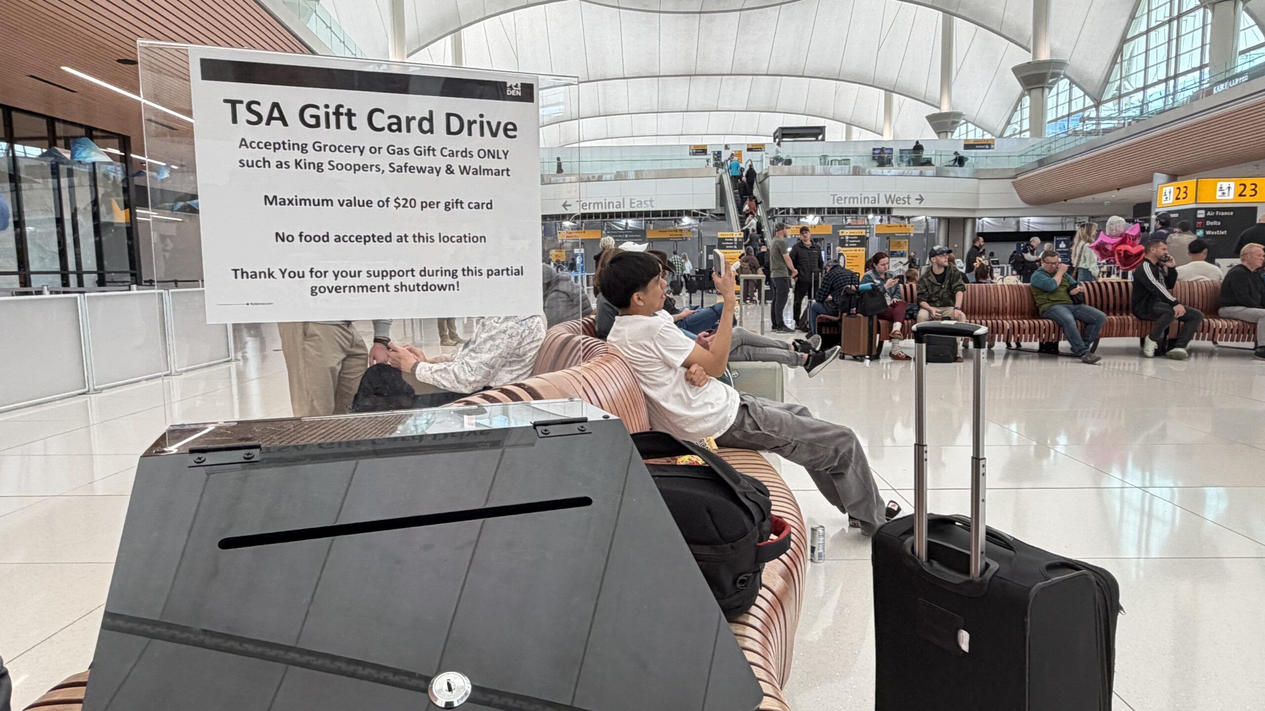 Denver airport gears up for spring break as TSA employees miss first paycheck