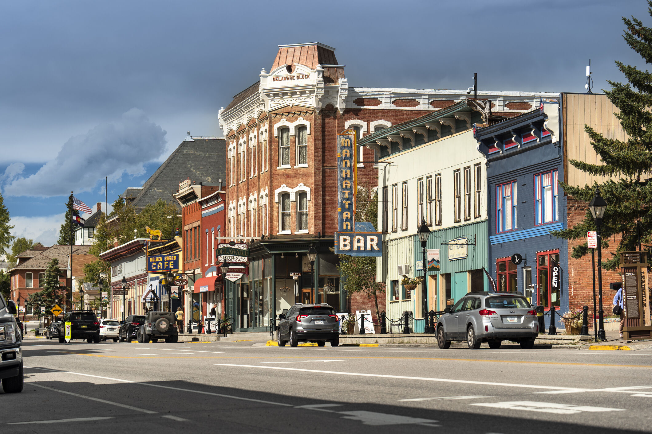 “Avoid the area”: Male reportedly assaulting women on popular mountain town trail