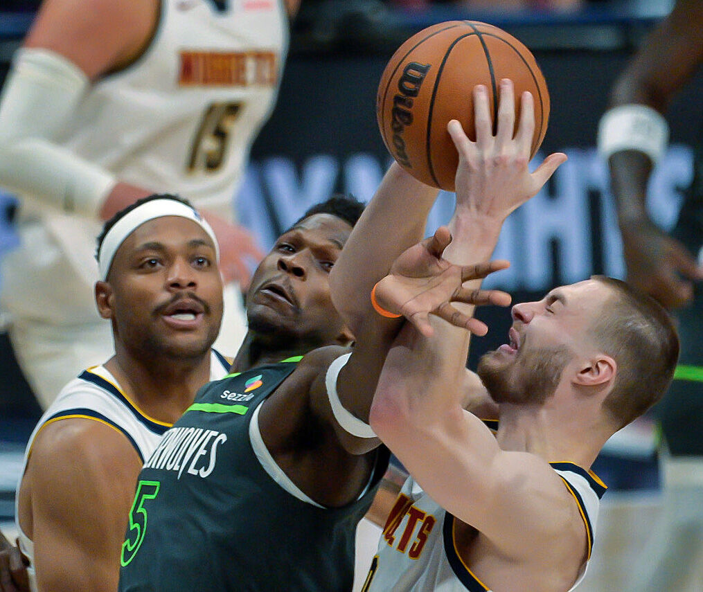 Woody Paige: Nuggets keep Ant-Man under their boot in Game 1