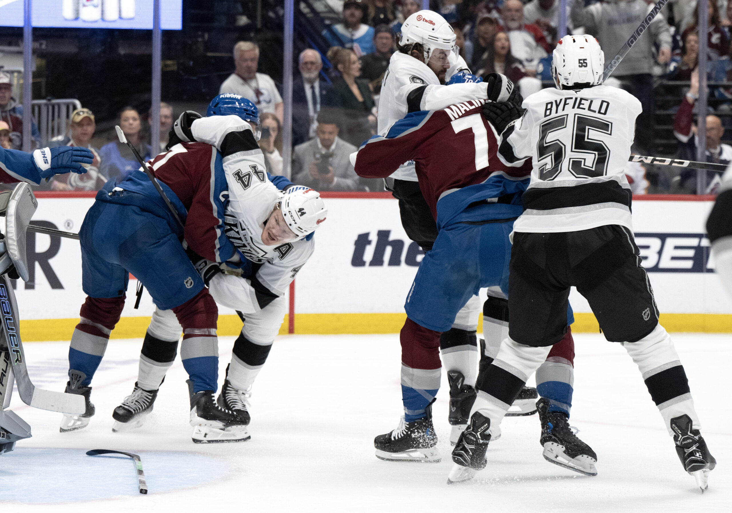 Mark Kiszla: Avs survive mugging by dirty Kings, get revenge with 2-1 victory