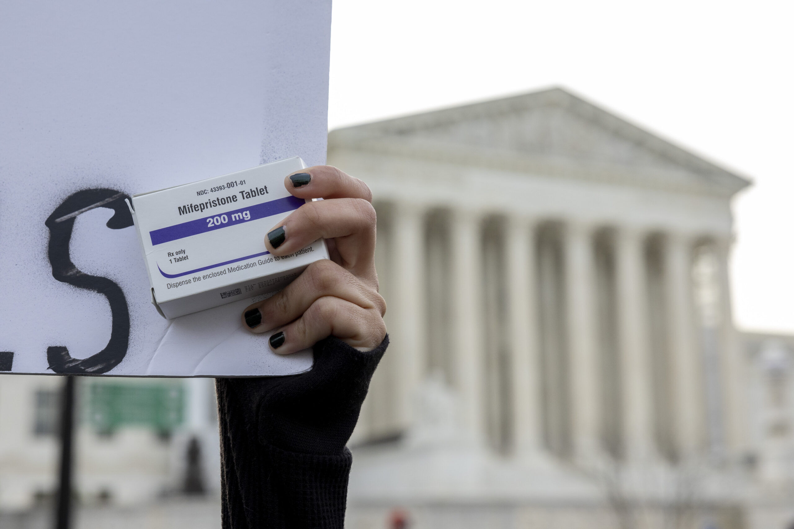 Democrats want Colorado colleges to provide abortion medication