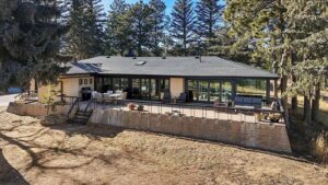 Bill Coors’ mid-mod has a Lookout Mountain panorama