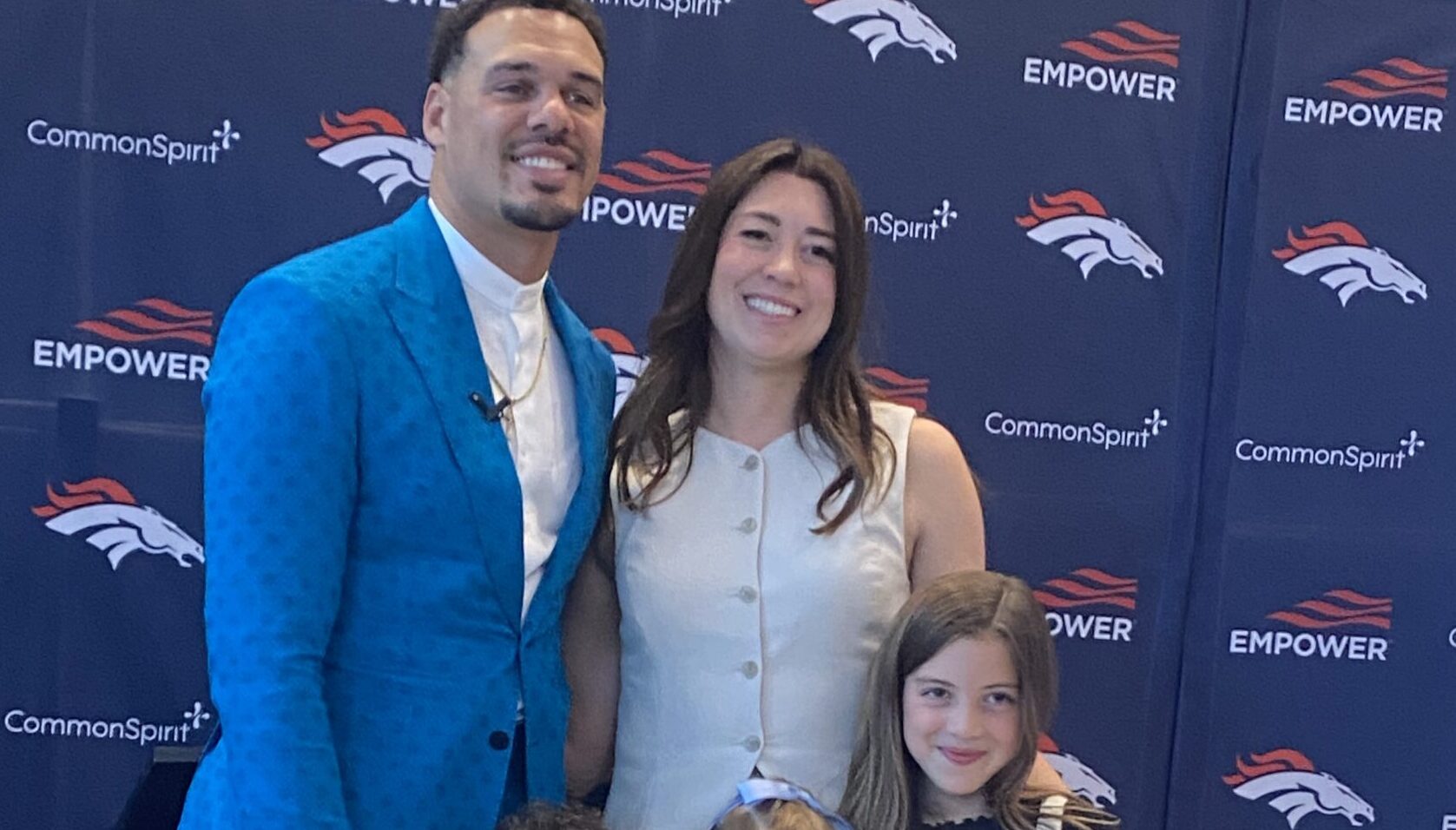 Emotional ex-Broncos star Justin Simmons retires from NFL 10 years after being drafted