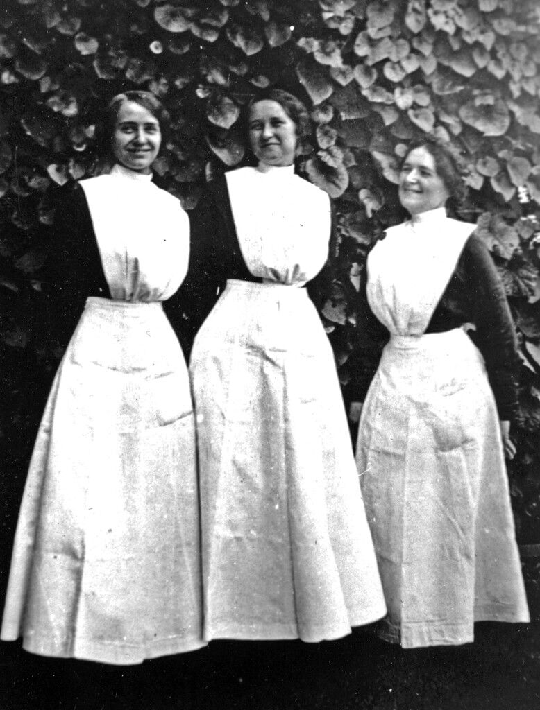 THE LEGENDARY HARVEY GIRLS