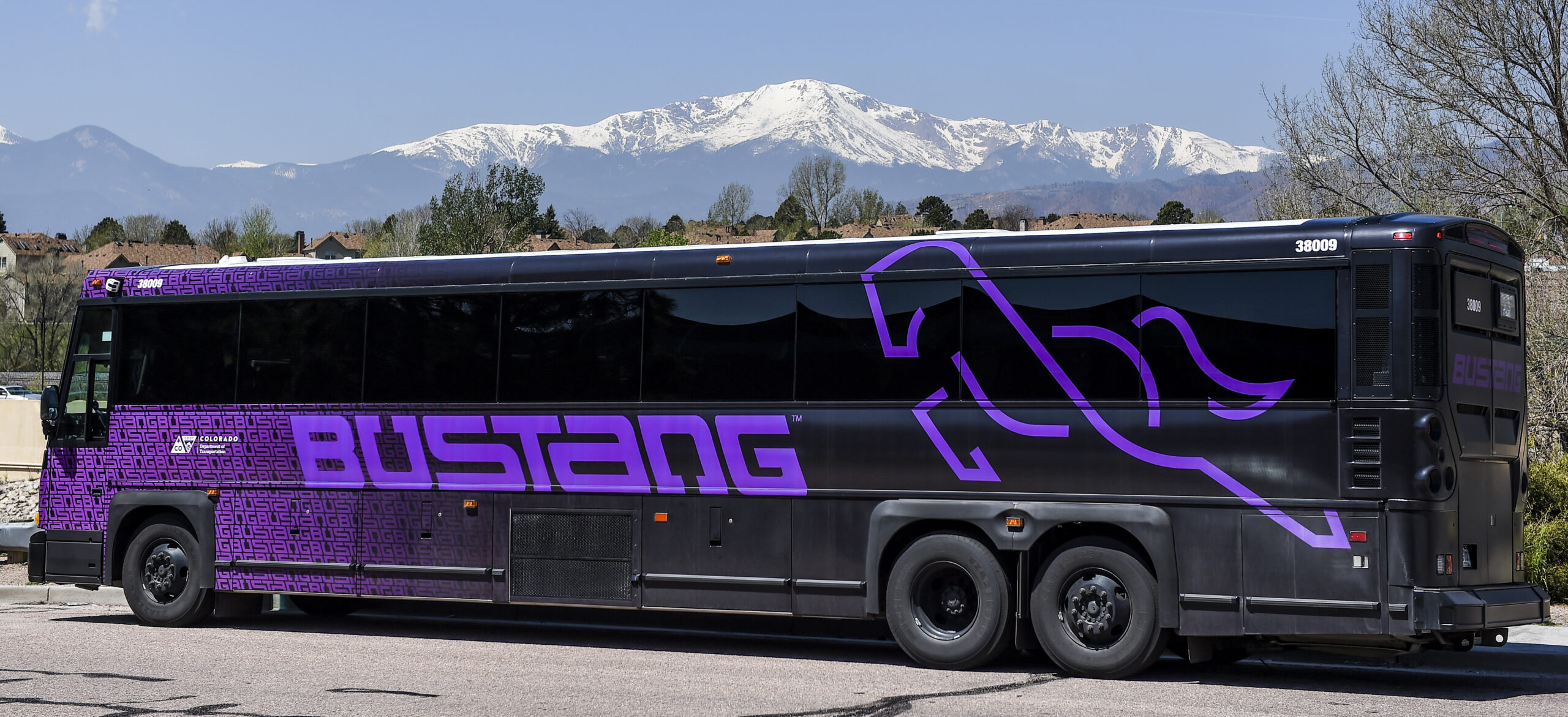 Bustang from Denver to Rocky Mountain National Park resumes service Saturday