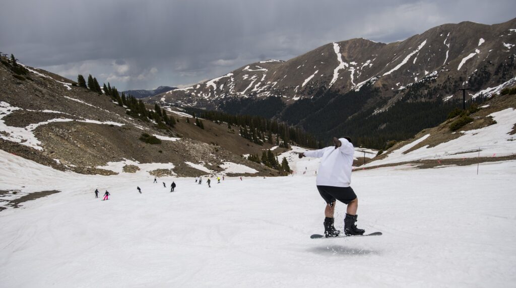 Arapahoe Basin to reopen for final weekend of ski season