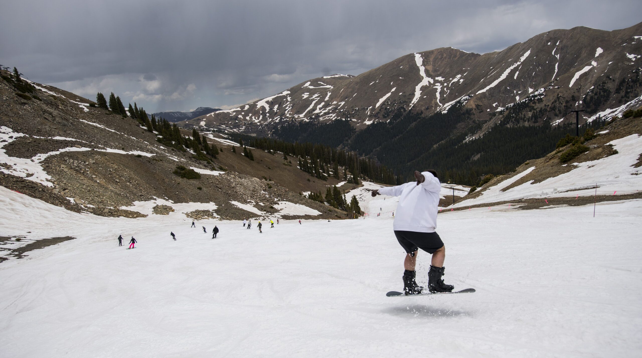 Arapahoe Basin to reopen for final weekend of ski season