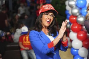 Trump threatens to withdraw support for Lauren Boebert over Thomas Massie dispute