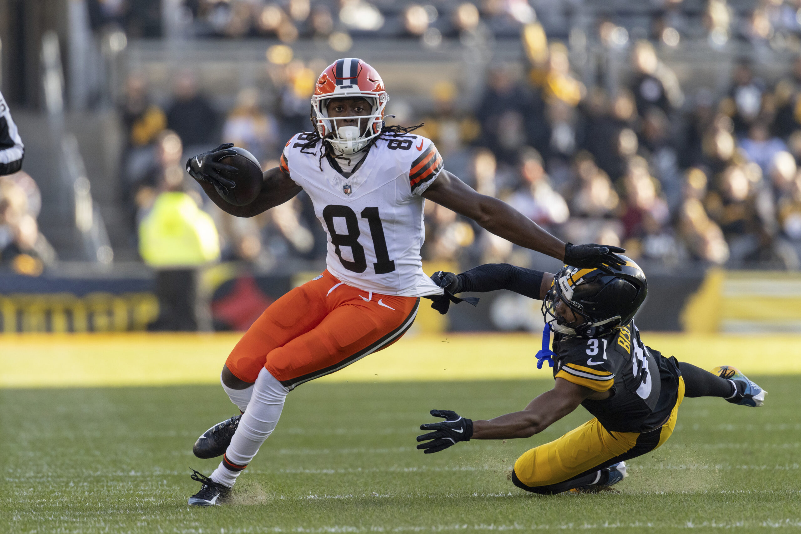 Broncos expect to sign WR Michael Woods II, CB Paul Manning