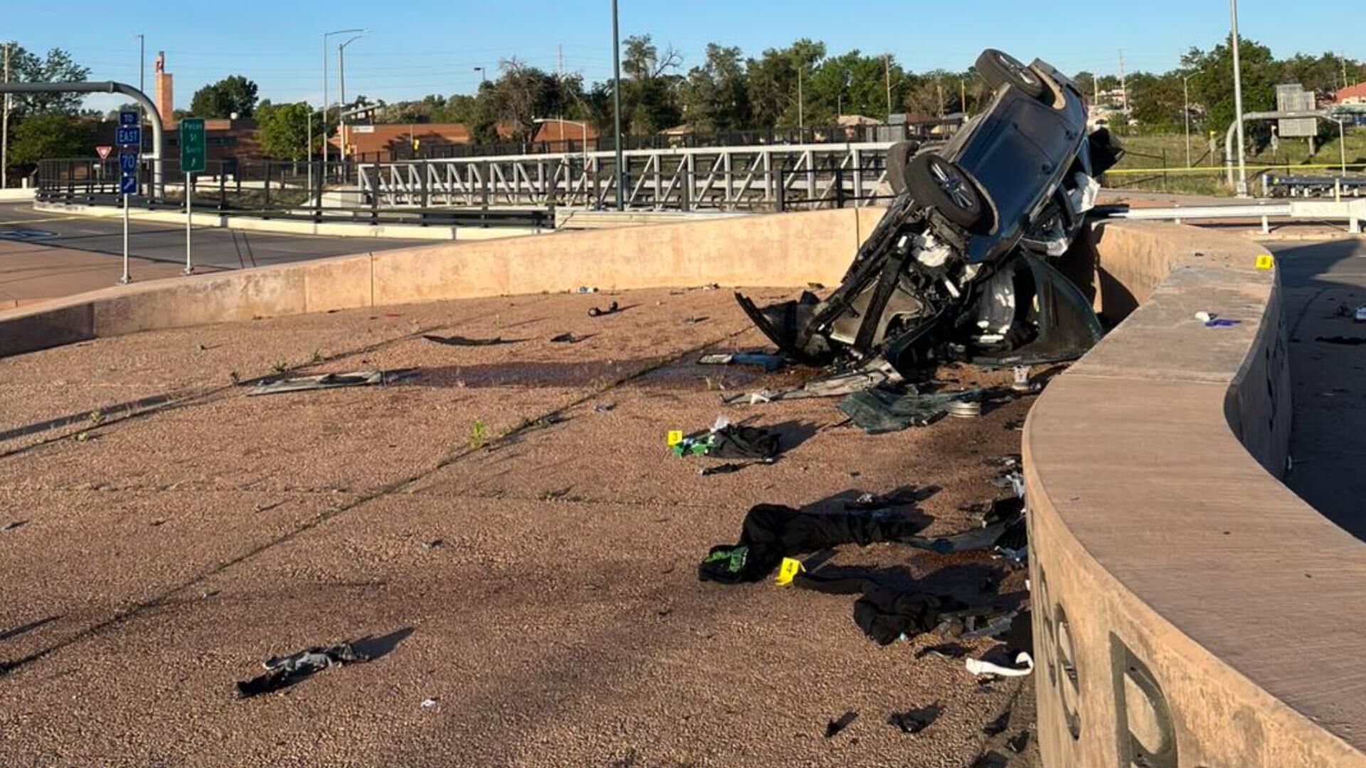 Robbery suspects crash during chase, 3 hospitalized, police say