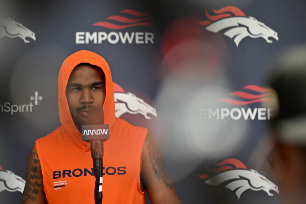 Taking the field for first time with Broncos, WR Jaylen Waddle picking  ‘things up real quick’