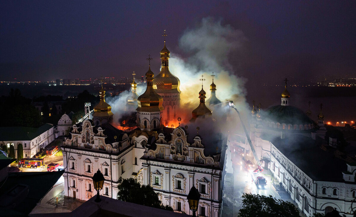 Ukraine launches large-scale drone attack targeting oil infrastructure in Moscow