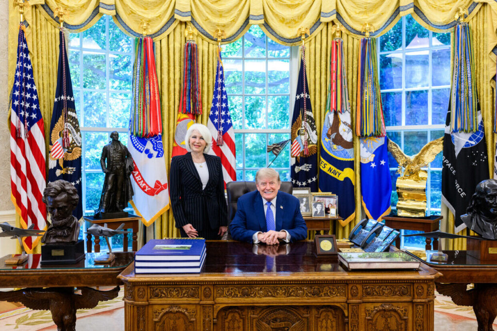 Tina Peters visits President Donald Trump in the White House