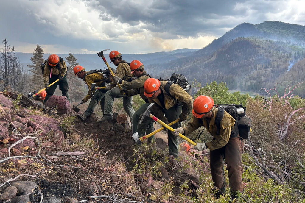 Colorado, Utah mourn after 3 firefighters killed in wildfires
