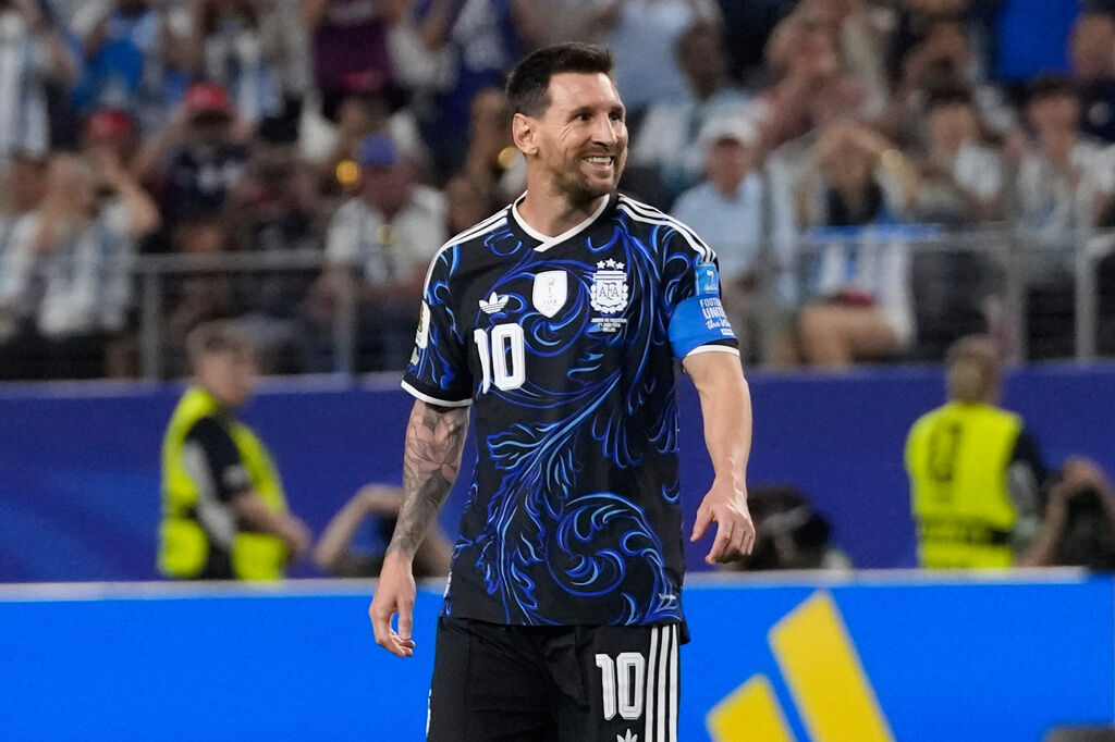 Argentina's Lionel Messi (10) reacts during the World Cup Group J soccer match between Jordan and Argentina in Arlington, Texas, near Dallas, Saturday, June 27, 2026. (AP Photo/Tony Gutierrez)