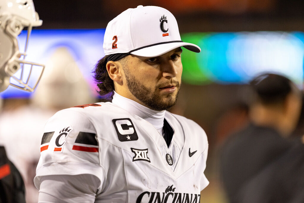 Cincinnati quarterback Brendan Sorsby (2) stands on the sidelines in the second half of an NCAA college football game against Oklahoma State Saturday, Oct. 18, 2025, in Stillwater, Okla. (AP Photo/Mitch Alcala)