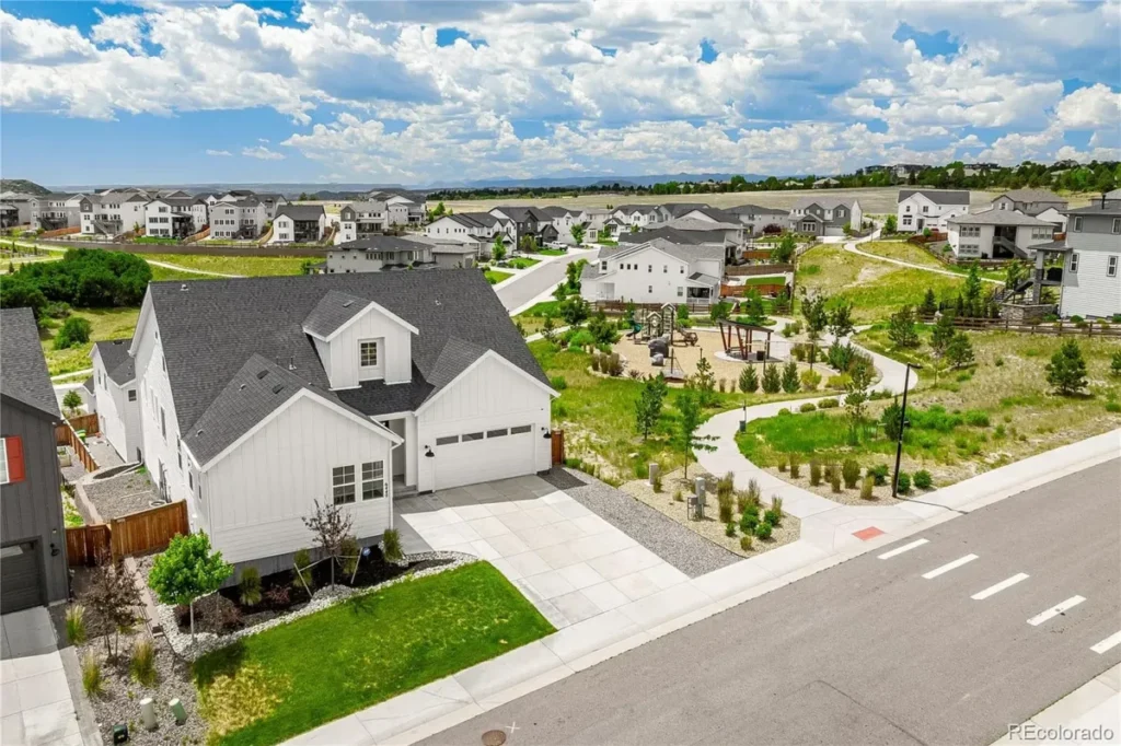 Amid summer doldrums, Denver area home prices continue edging up