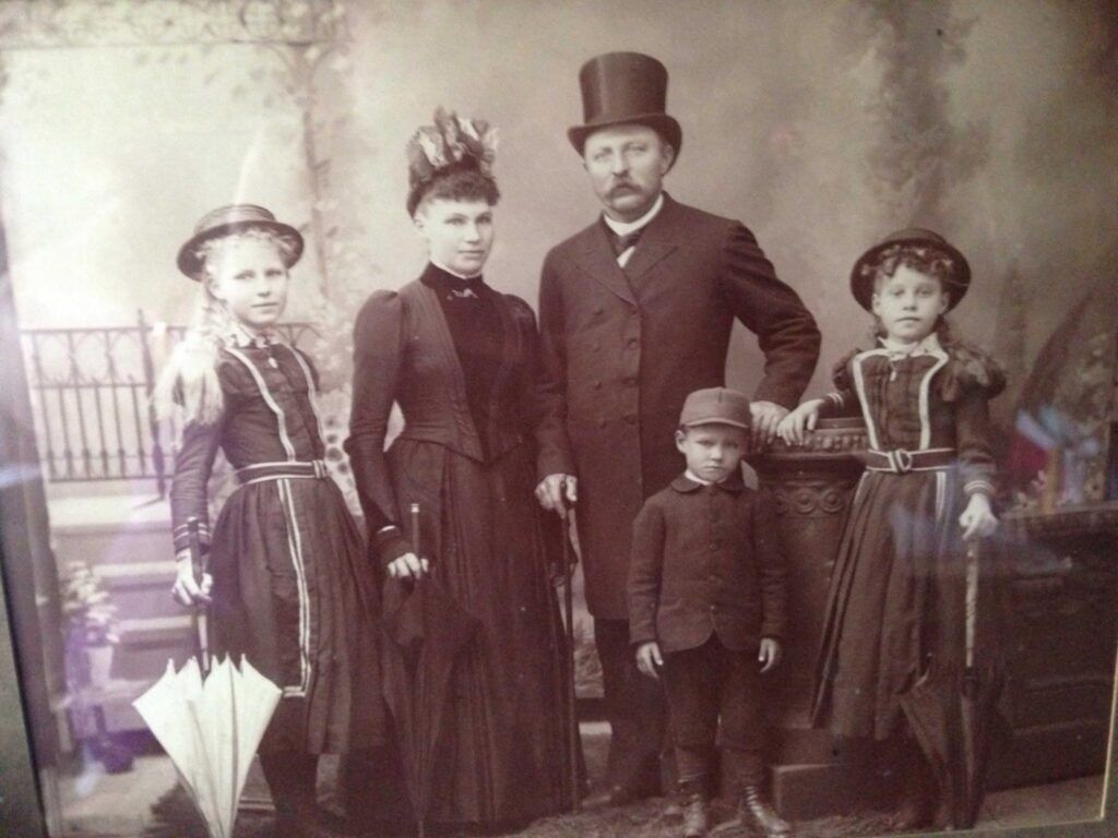Frank Miller family