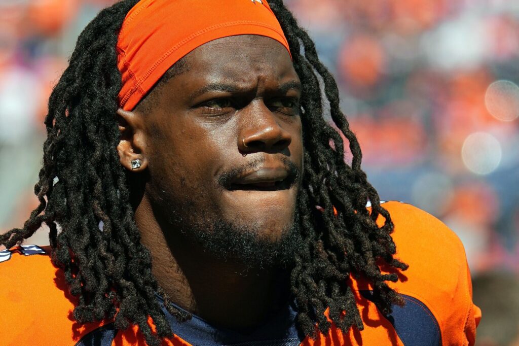 Ex-Broncos linebacker’s discrimination lawsuit returned to Colorado court